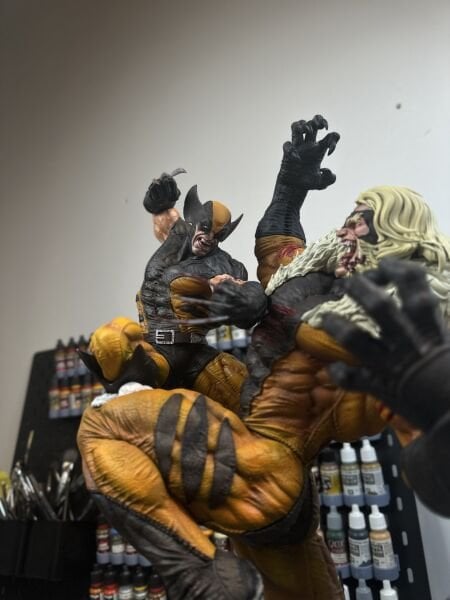 Wolverine vs Sabertooth Diorama