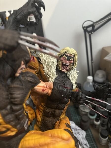 Wolverine vs Sabertooth Diorama