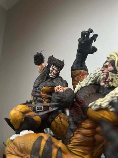 Wolverine vs Sabertooth Diorama